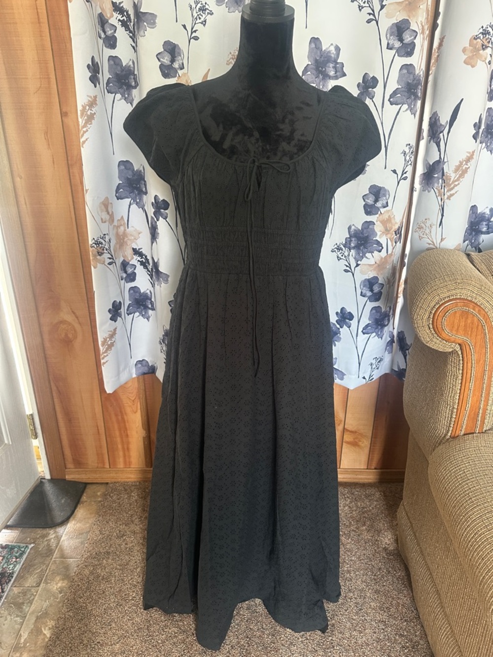 Black Women’s Cap-Sleeve Eyelet Maxi Dress